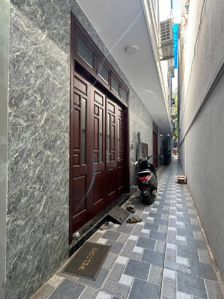 Bán nhà Lò Đúc - diện tích 30m2 5 tầng - Căn góc, thang máy - giá 13,5 tỷ