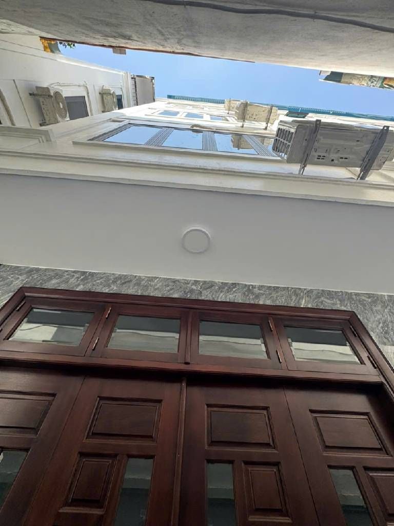 Bán nhà Lò Đúc - diện tích 30m2 5 tầng - Căn góc, thang máy - giá 13,5 tỷ