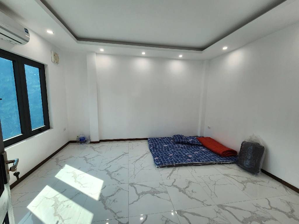 Bán nhà Lò Đúc - diện tích 30m2 5 tầng - Căn góc, thang máy - giá 13,5 tỷ