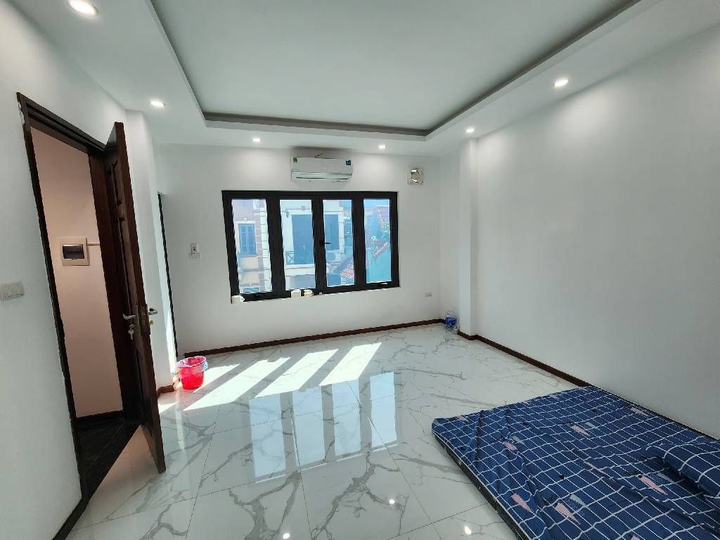 Bán nhà Lò Đúc - diện tích 30m2 5 tầng - Căn góc, thang máy - giá 13,5 tỷ