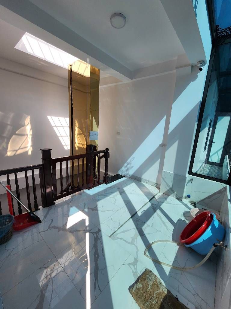 Bán nhà Lò Đúc - diện tích 30m2 5 tầng - Căn góc, thang máy - giá 13,5 tỷ