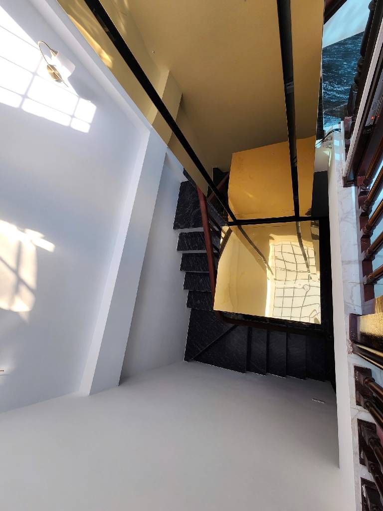 Bán nhà Lò Đúc - diện tích 30m2 5 tầng - Căn góc, thang máy - giá 13,5 tỷ