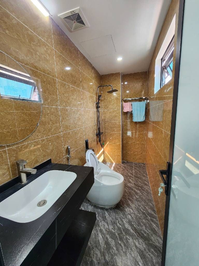 Bán nhà Lò Đúc - diện tích 30m2 5 tầng - Căn góc, thang máy - giá 13,5 tỷ