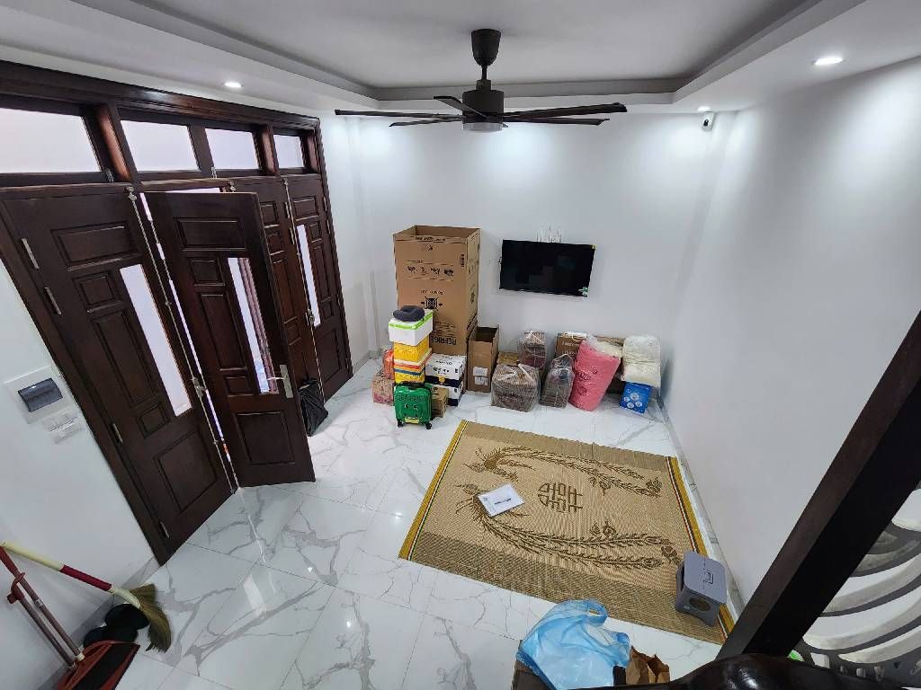 Bán nhà Lò Đúc - diện tích 30m2 5 tầng - Căn góc, thang máy - giá 13,5 tỷ