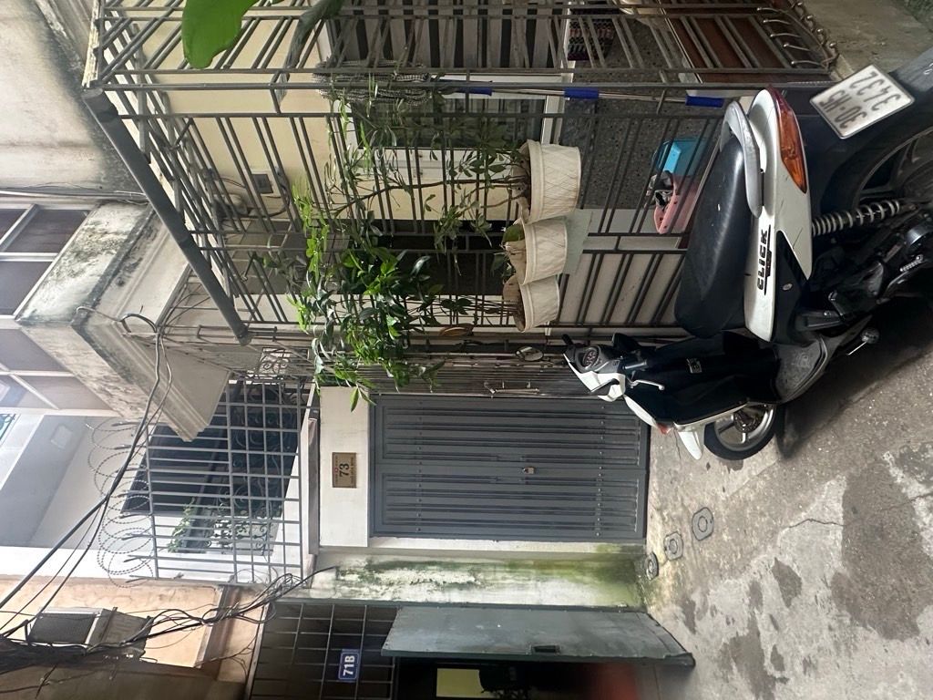 Bán nhà Ngõ Hoà Bình - diện tích 45.5m2 3 tầng - Nhà mới full nội thất - giá 8,8 tỷ