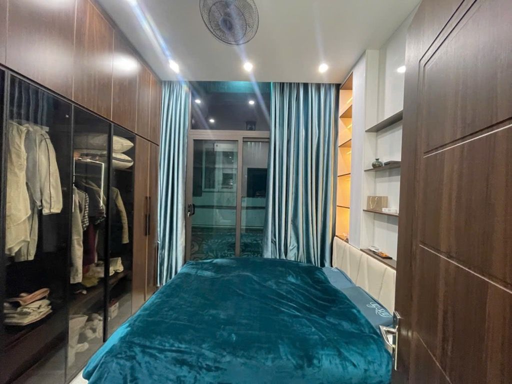 Bán nhà Tây Sơn - diện tích 15.4m2 4 tầng - ô tô đỗ cổng - giá 6,9 tỷ