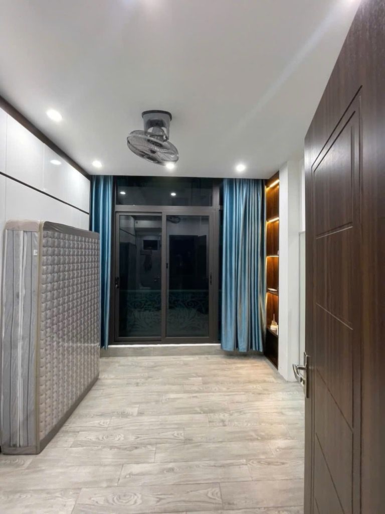 Bán nhà Tây Sơn - diện tích 15.4m2 4 tầng - ô tô đỗ cổng - giá 6,9 tỷ