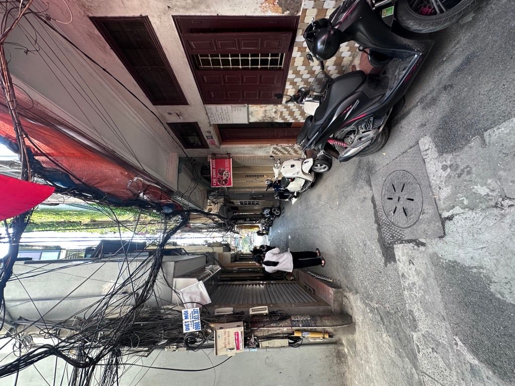 Bán nhà Hòa Bình - diện tích 31,6m2 3 tầng - ô tô đỗ cửa - giá 11 tỷ