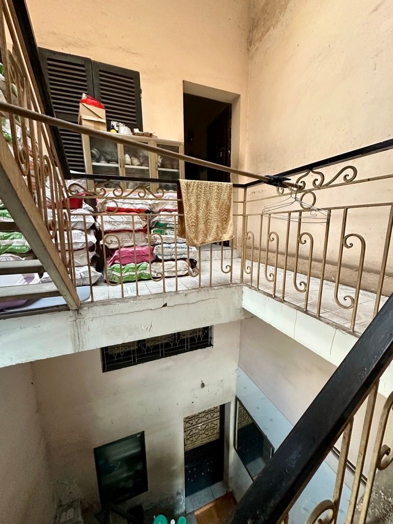 Bán nhà Láng - diện tích 58.3m2 3 tầng - Mặt phố kinh doanh sầm uất - giá 18,4 tỷ