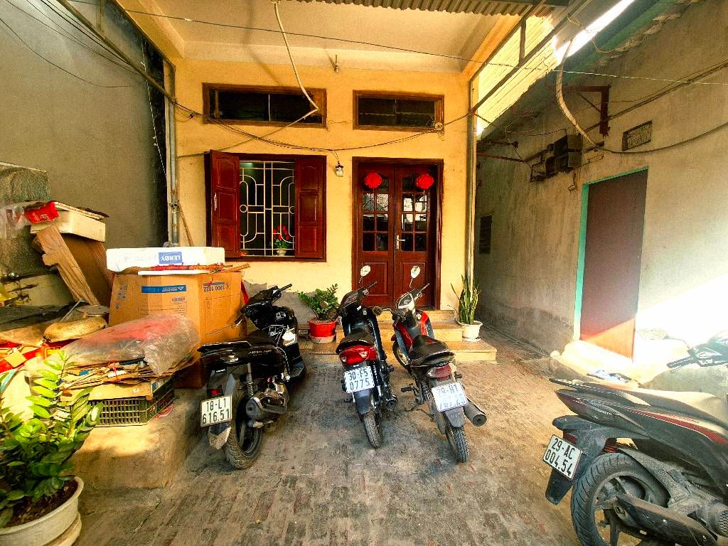 Bán nhà Hoàng Mai - diện tích 161m2 2 tầng - Ô tô tránh - giá 19,75 tỷ