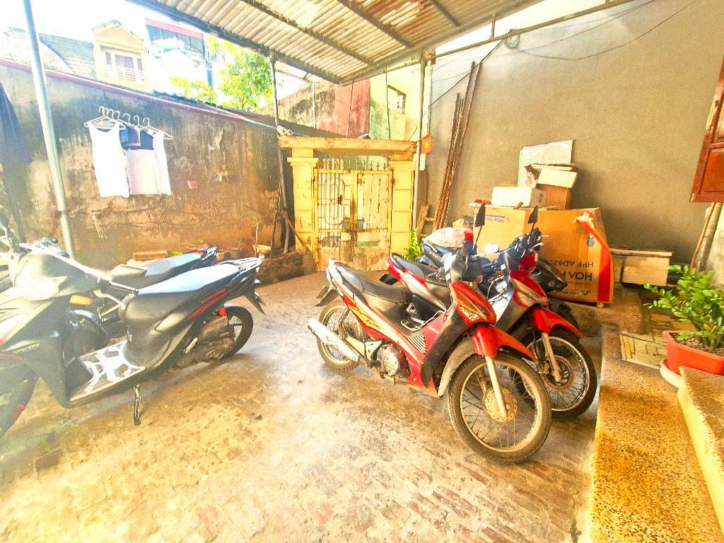 Bán nhà Hoàng Mai - diện tích 161m2 2 tầng - Ô tô tránh - giá 19,75 tỷ