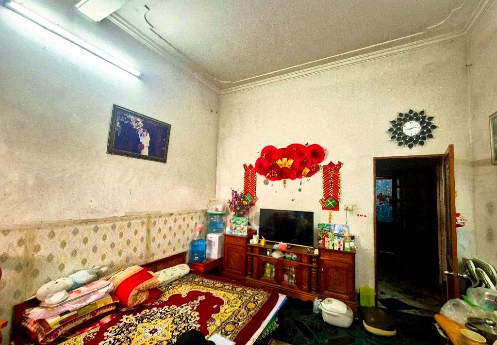 Bán nhà Hoàng Mai - diện tích 161m2 2 tầng - Ô tô tránh - giá 19,75 tỷ