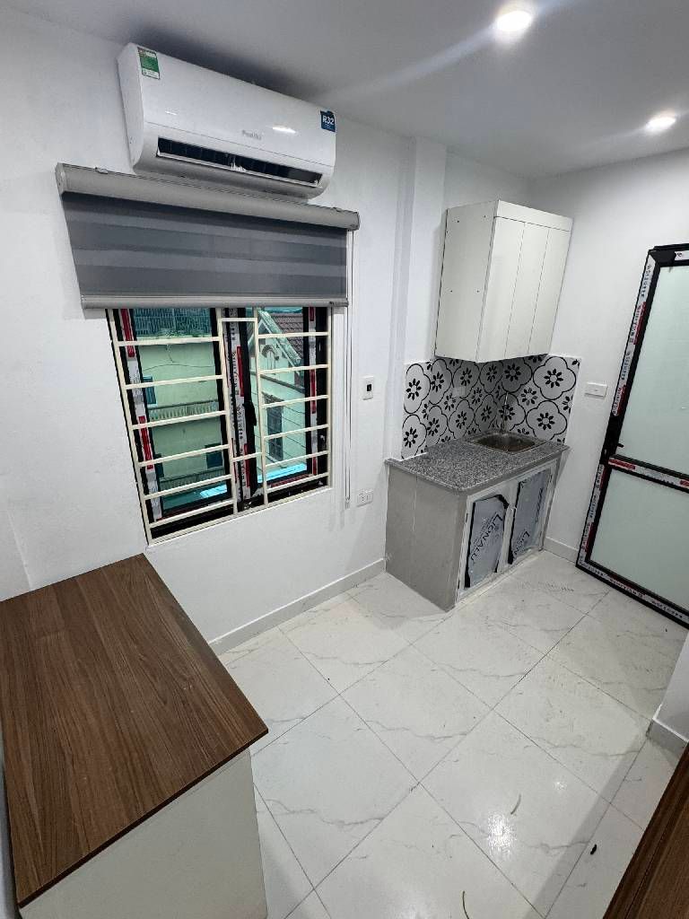 Bán nhà Vĩnh Hưng - diện tích 38.8m2 5 tầng - Ngõ ba gác - giá 8,6 tỷ