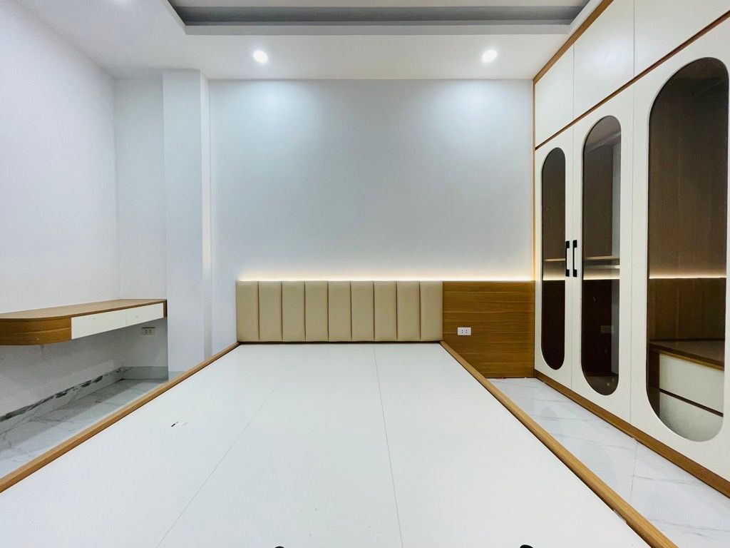 Bán nhà Thuý Lĩnh - diện tích 30m2 6 tầng - Ô tô đỗ cổng - giá 7,6 tỷ