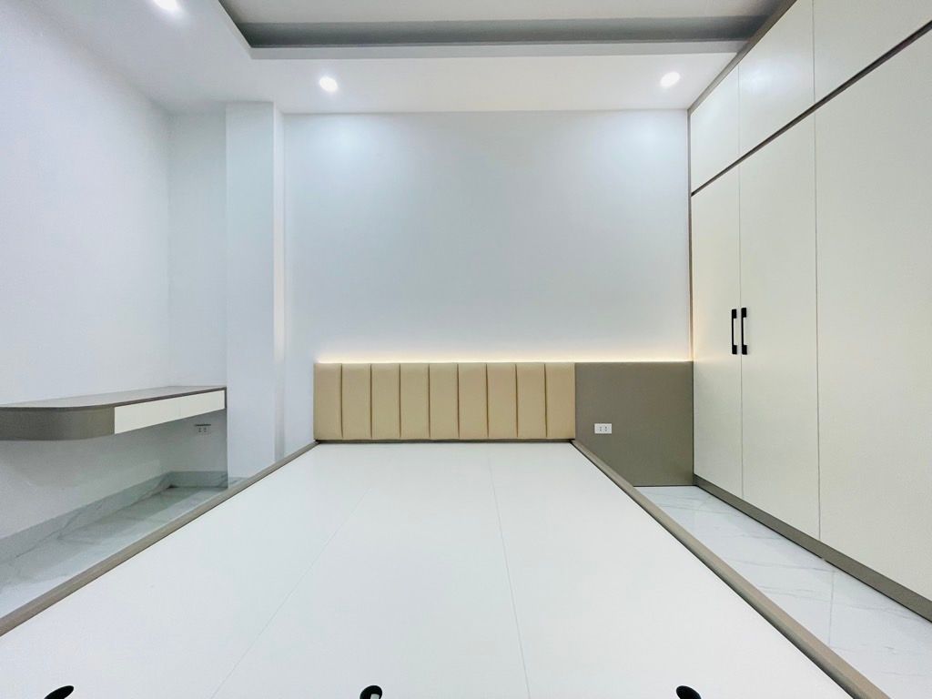 Bán nhà Thuý Lĩnh - diện tích 30m2 6 tầng - Ô tô đỗ cổng - giá 7,6 tỷ