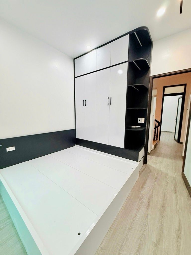 Bán nhà Thanh Đàm - diện tích 30.5m2 4 tầng - Ô TÔ CÁCH NHÀ 10M - giá 6,5 tỷ