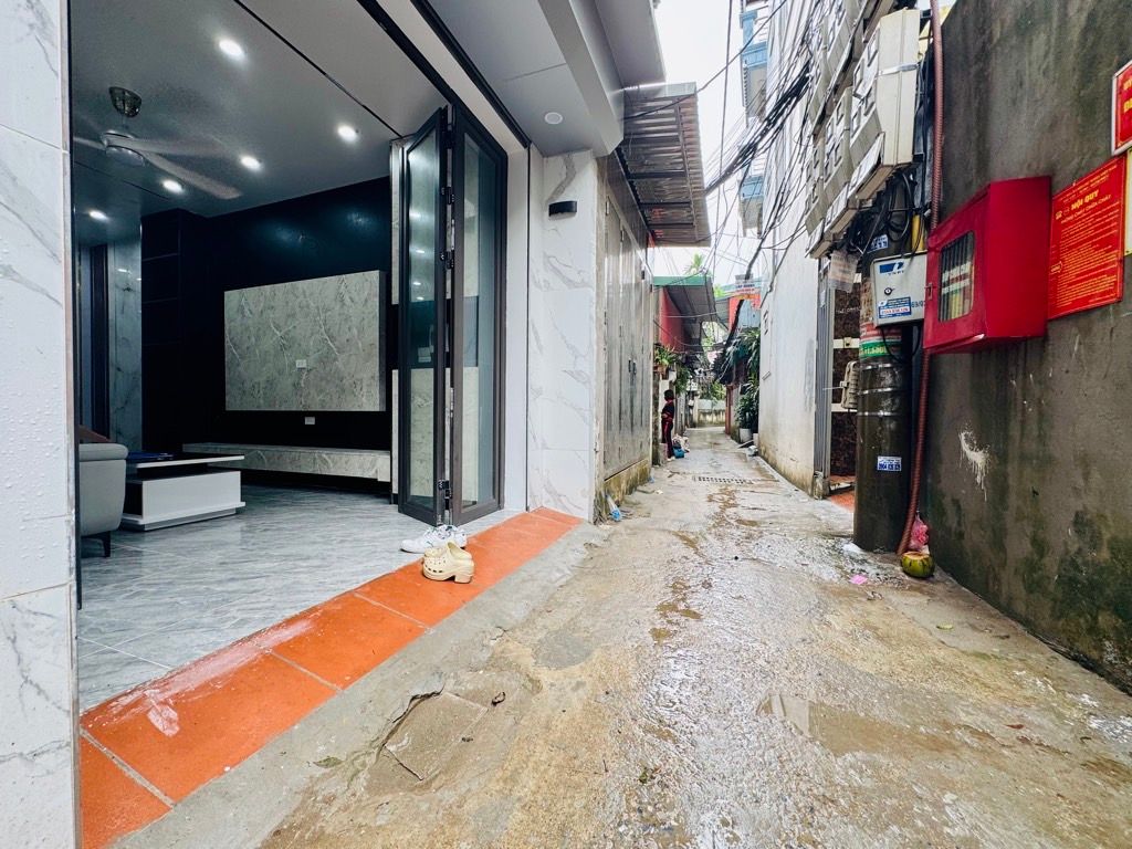 Bán nhà Thanh Đàm - diện tích 30.5m2 4 tầng - Ô TÔ CÁCH NHÀ 10M - giá 6,5 tỷ