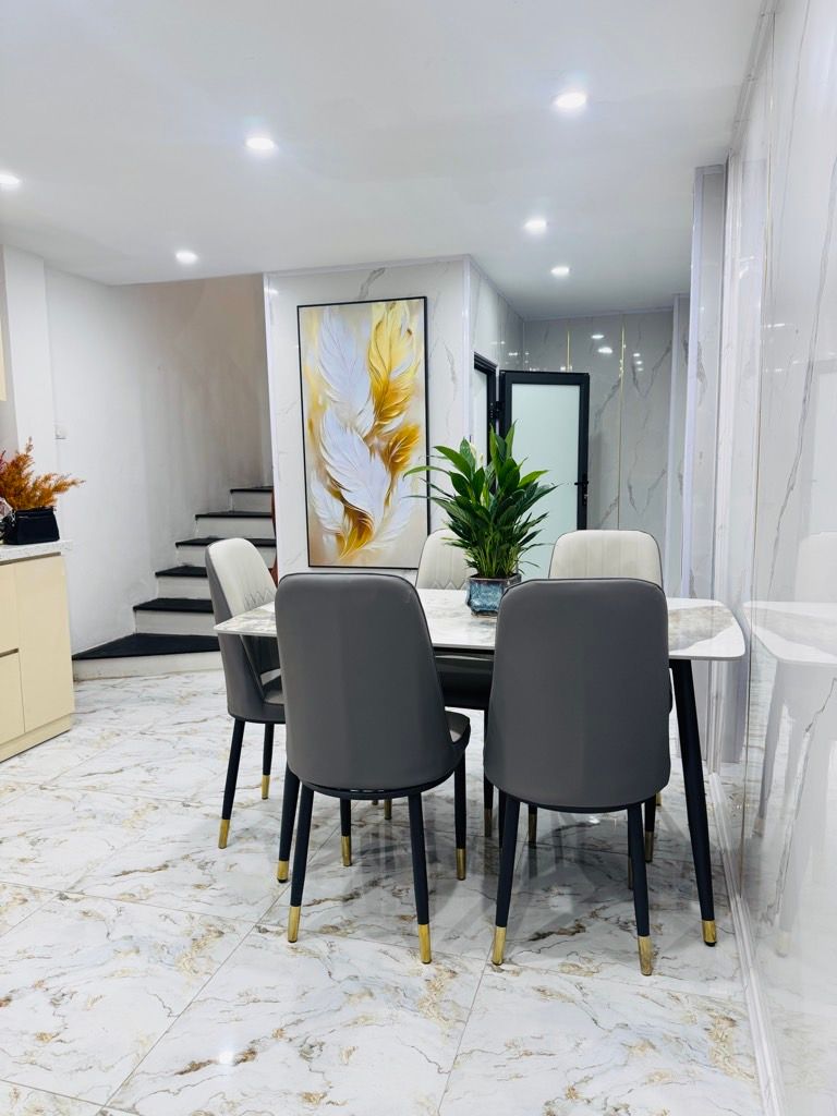 Bán nhà Bằng Liệt - diện tích 30m2 5 tầng - ô tô tránh 10m - giá 8,3 tỷ