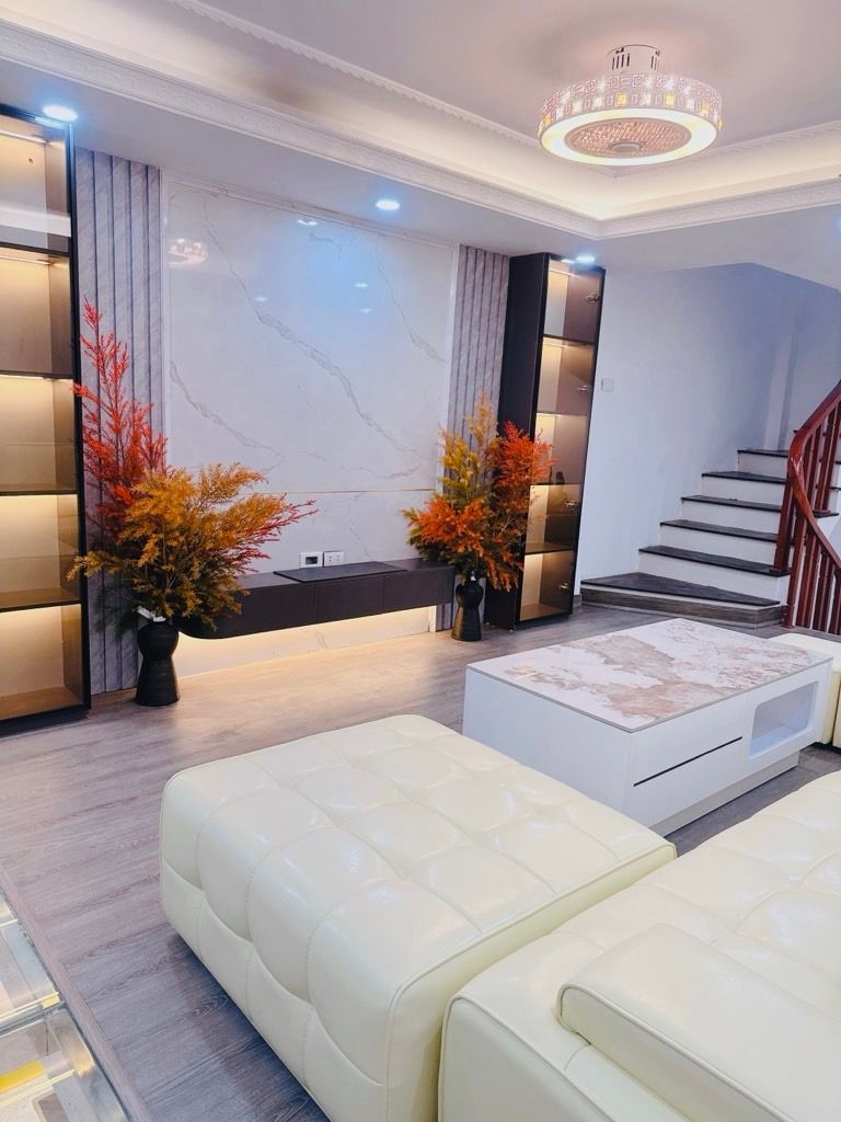 Bán nhà Bằng Liệt - diện tích 30m2 5 tầng - ô tô tránh 10m - giá 8,3 tỷ