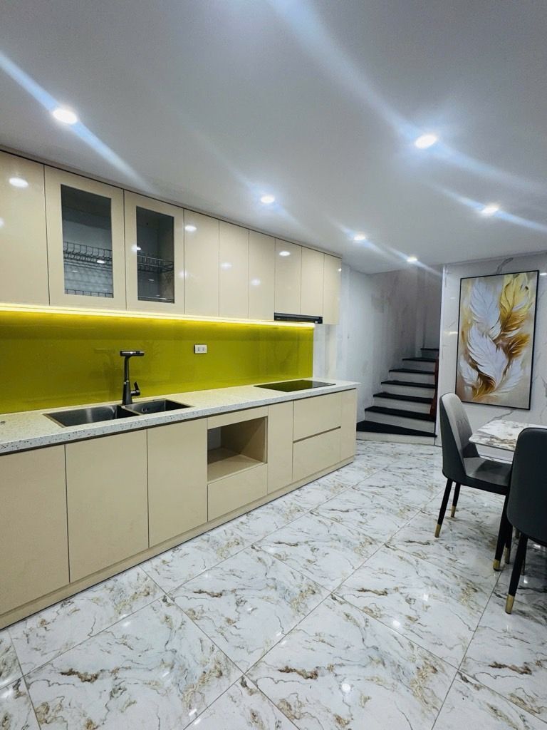 Bán nhà Bằng Liệt - diện tích 30m2 5 tầng - ô tô tránh 10m - giá 8,3 tỷ