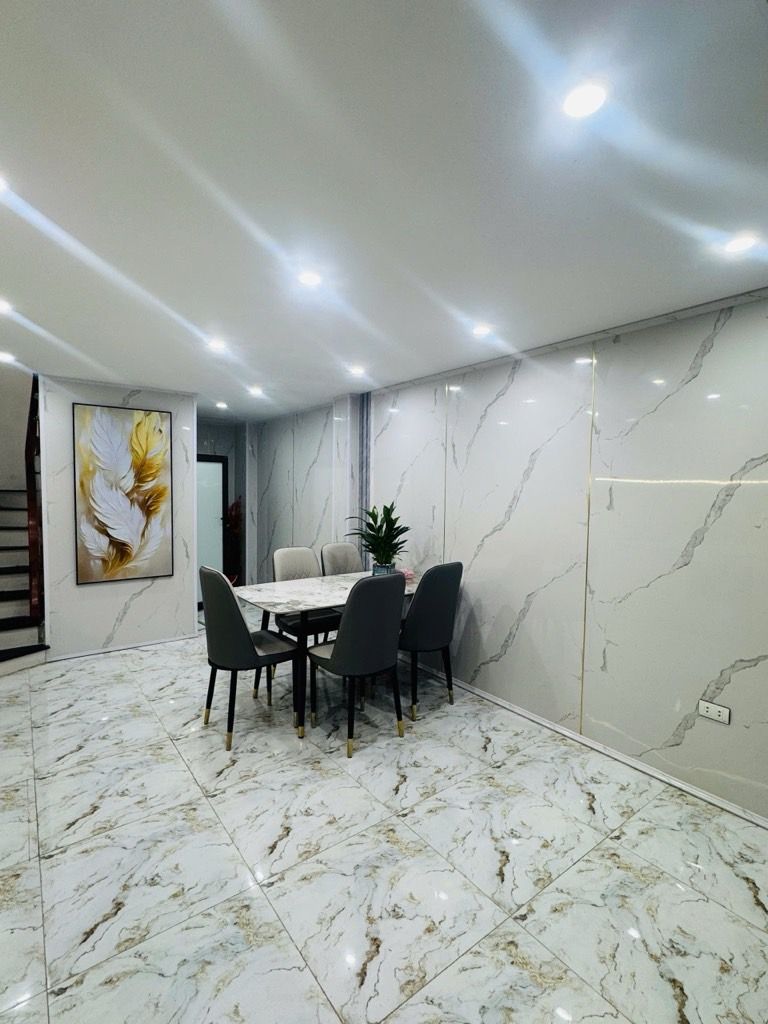 Bán nhà Bằng Liệt - diện tích 30m2 5 tầng - ô tô tránh 10m - giá 8,3 tỷ