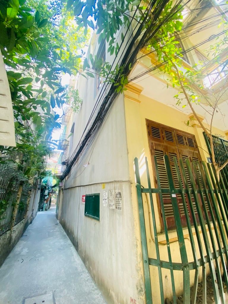 Bán nhà Đặng Văn Ngữ - diện tích 64.7m2 3 tầng - Lô góc - giá 19,7 tỷ