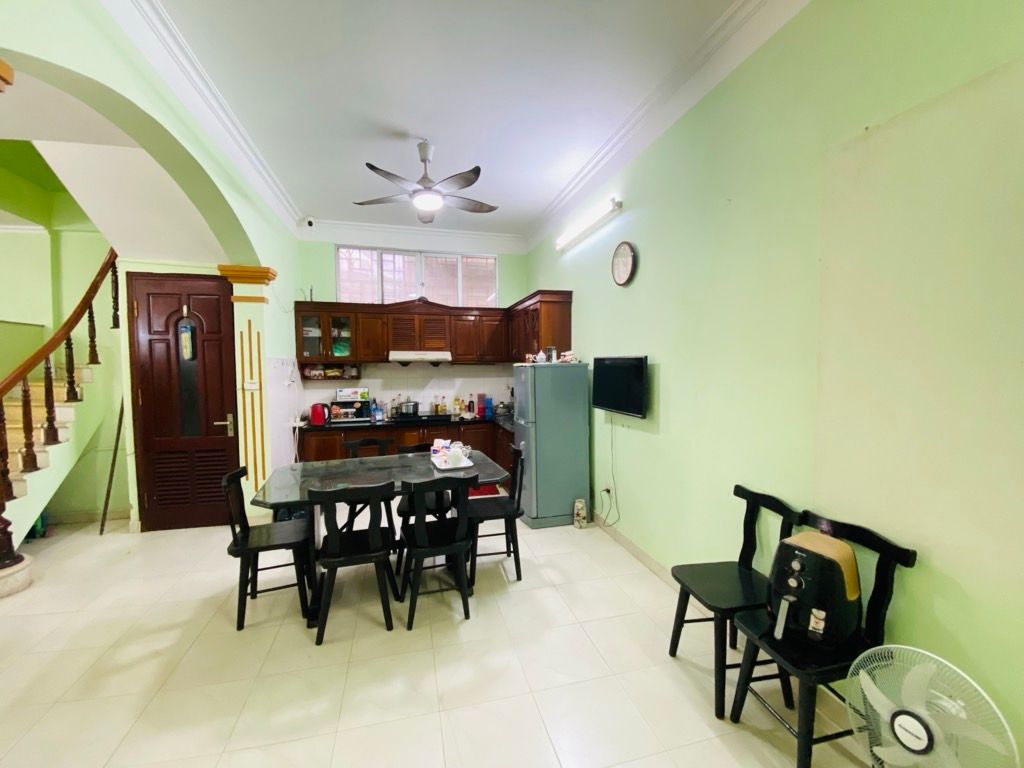 Bán nhà Đặng Văn Ngữ - diện tích 64.7m2 3 tầng - Lô góc - giá 19,7 tỷ