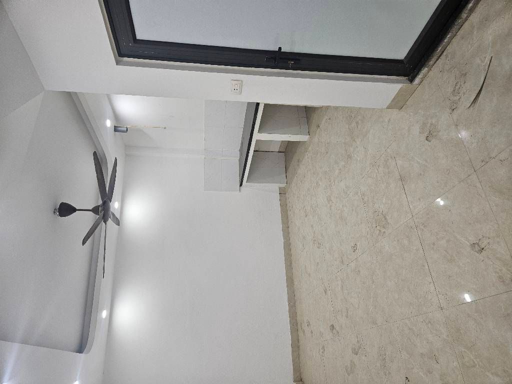 Bán nhà Định Công Hạ - diện tích 40.2m2 2 tầng - Ô tô đỗ cửa - giá 2,45 tỷ