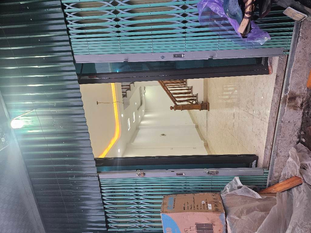 Bán nhà Định Công Hạ - diện tích 40.2m2 2 tầng - Ô tô đỗ cửa - giá 2,45 tỷ