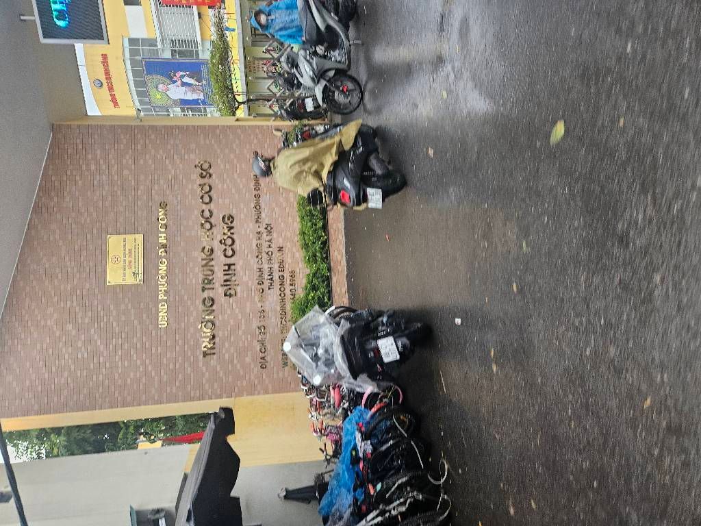 Bán nhà Định Công Hạ - diện tích 40.2m2 2 tầng - Ô tô đỗ cửa - giá 2,45 tỷ