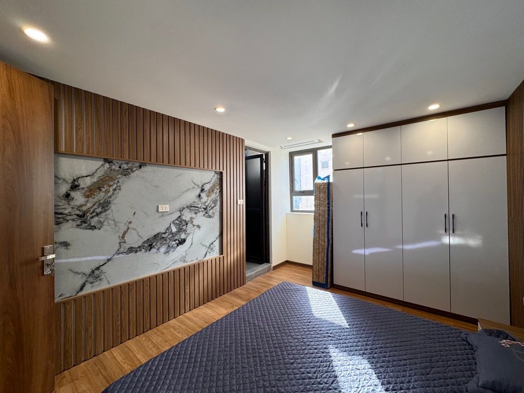 Bán nhà Đền Lừ - diện tích 70m2 5 tầng - Lô góc thoáng vĩnh viễn - giá 5,5 tỷ