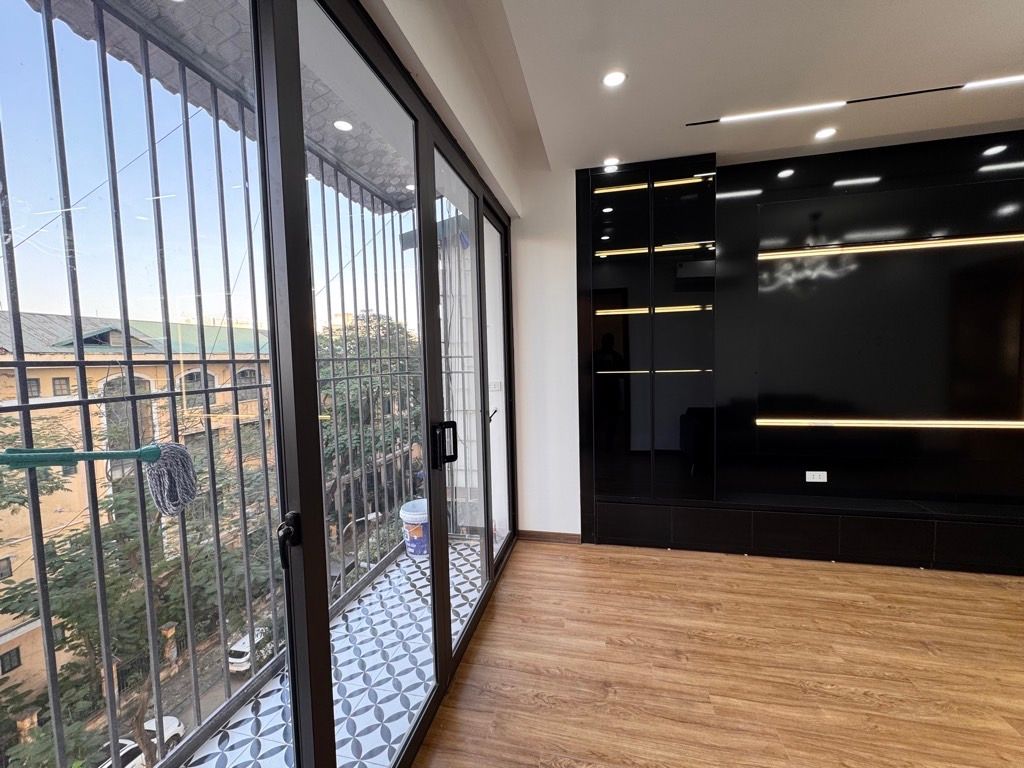 Bán nhà Đền Lừ - diện tích 70m2 5 tầng - Lô góc thoáng vĩnh viễn - giá 5,5 tỷ