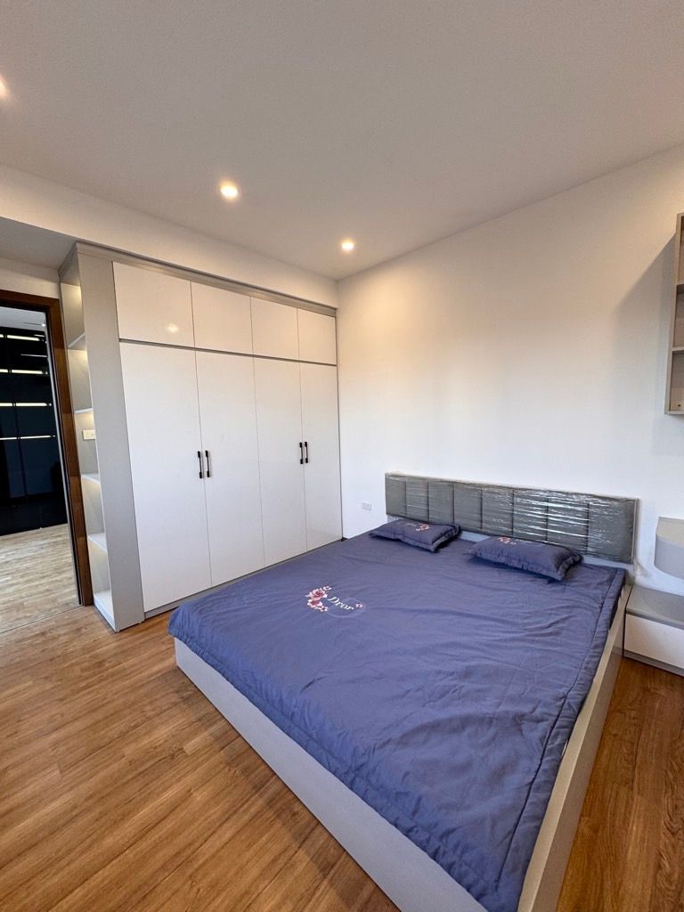 Bán nhà Đền Lừ - diện tích 70m2 5 tầng - Lô góc thoáng vĩnh viễn - giá 5,5 tỷ