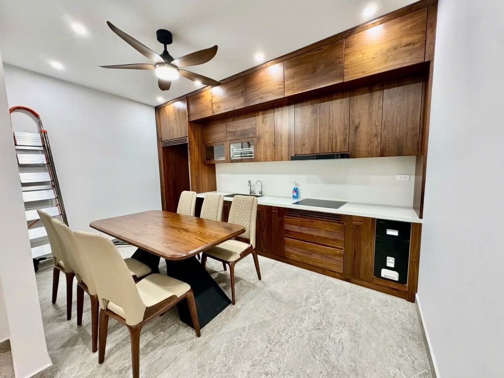 Bán nhà Thổ Quan - diện tích 48.7m2 5 tầng - Nhà mới kính koong, full nội thất đẳng cấp - giá 17,5 tỷ