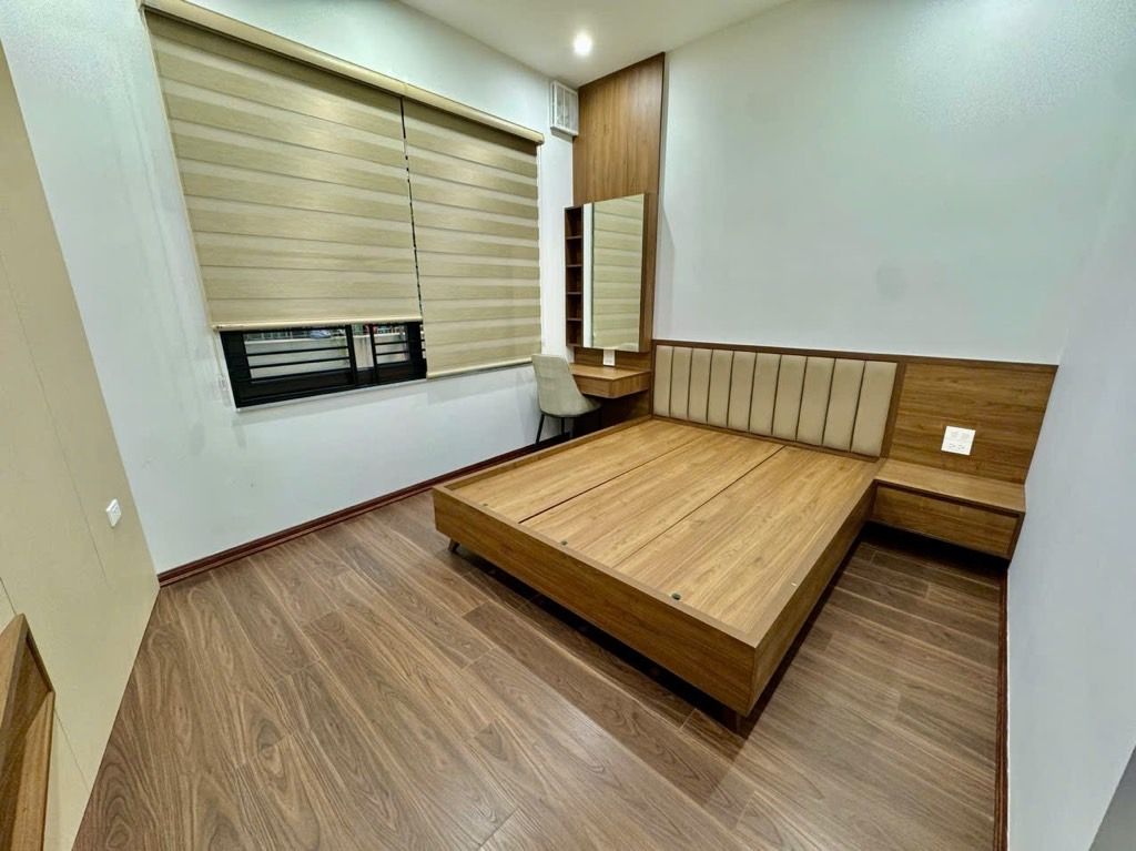 Bán nhà Thổ Quan - diện tích 48.7m2 5 tầng - Nhà mới kính koong, full nội thất đẳng cấp - giá 17,5 tỷ