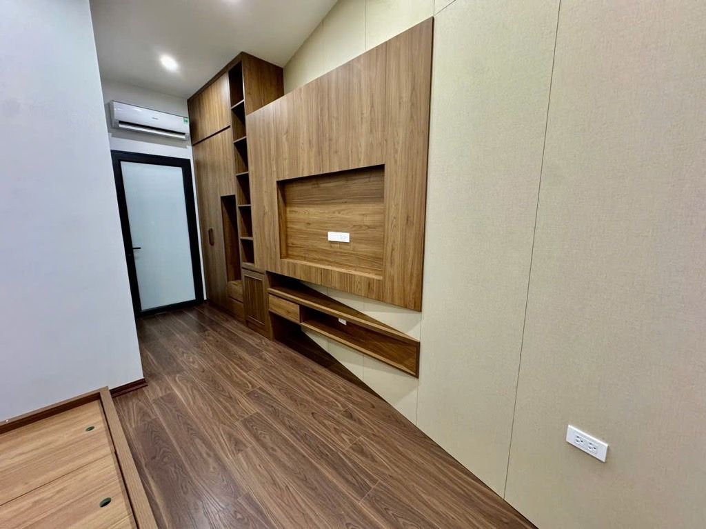 Bán nhà Thổ Quan - diện tích 48.7m2 5 tầng - Nhà mới kính koong, full nội thất đẳng cấp - giá 17,5 tỷ