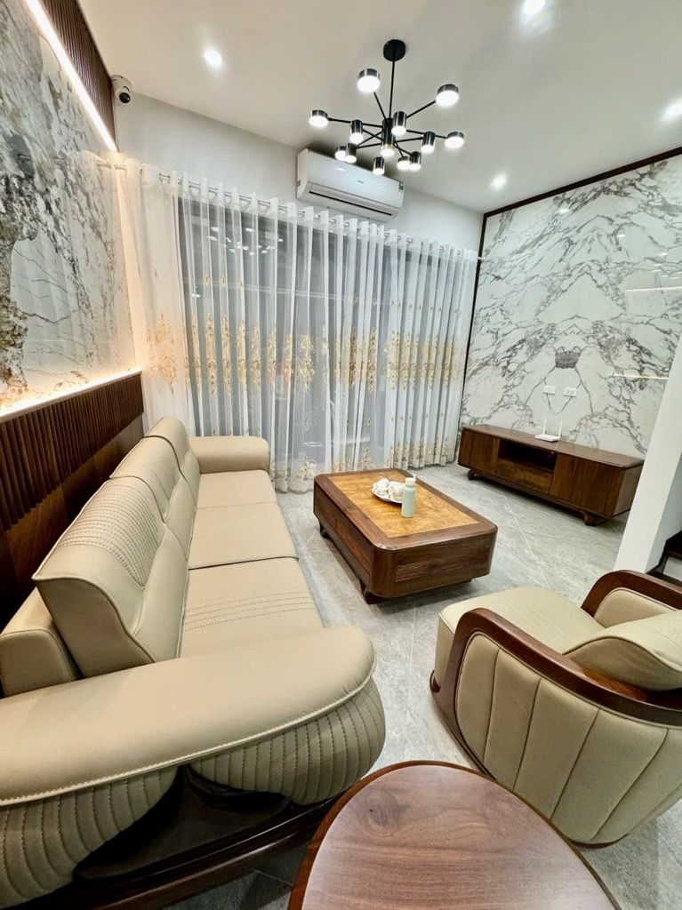 Bán nhà Thổ Quan - diện tích 48.7m2 5 tầng - Nhà mới kính koong, full nội thất đẳng cấp - giá 17,5 tỷ