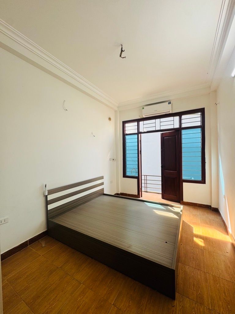 Bán nhà Lĩnh Nam - diện tích 30m2 4 tầng - Ngõ 225 nông, gần phố - giá 7,95 tỷ