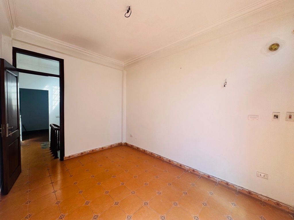 Bán nhà Lĩnh Nam - diện tích 30m2 4 tầng - Ngõ 225 nông, gần phố - giá 7,95 tỷ