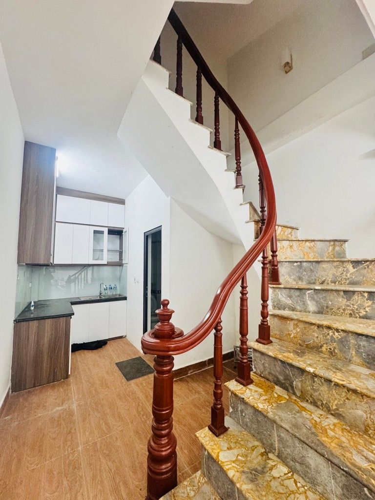 Bán nhà Lĩnh Nam - diện tích 30m2 4 tầng - Ngõ 225 nông, gần phố - giá 7,95 tỷ