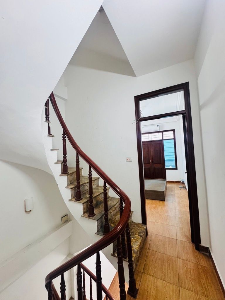 Bán nhà Lĩnh Nam - diện tích 30m2 4 tầng - Ngõ 225 nông, gần phố - giá 7,95 tỷ