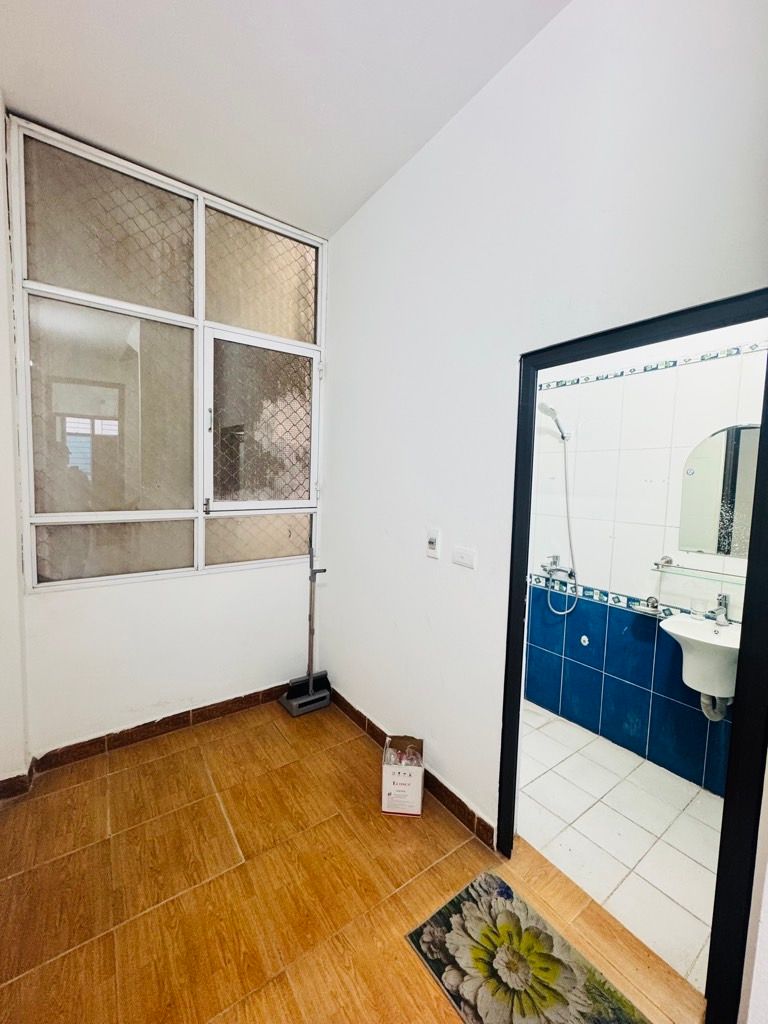 Bán nhà Lĩnh Nam - diện tích 30m2 4 tầng - Ngõ 225 nông, gần phố - giá 7,95 tỷ