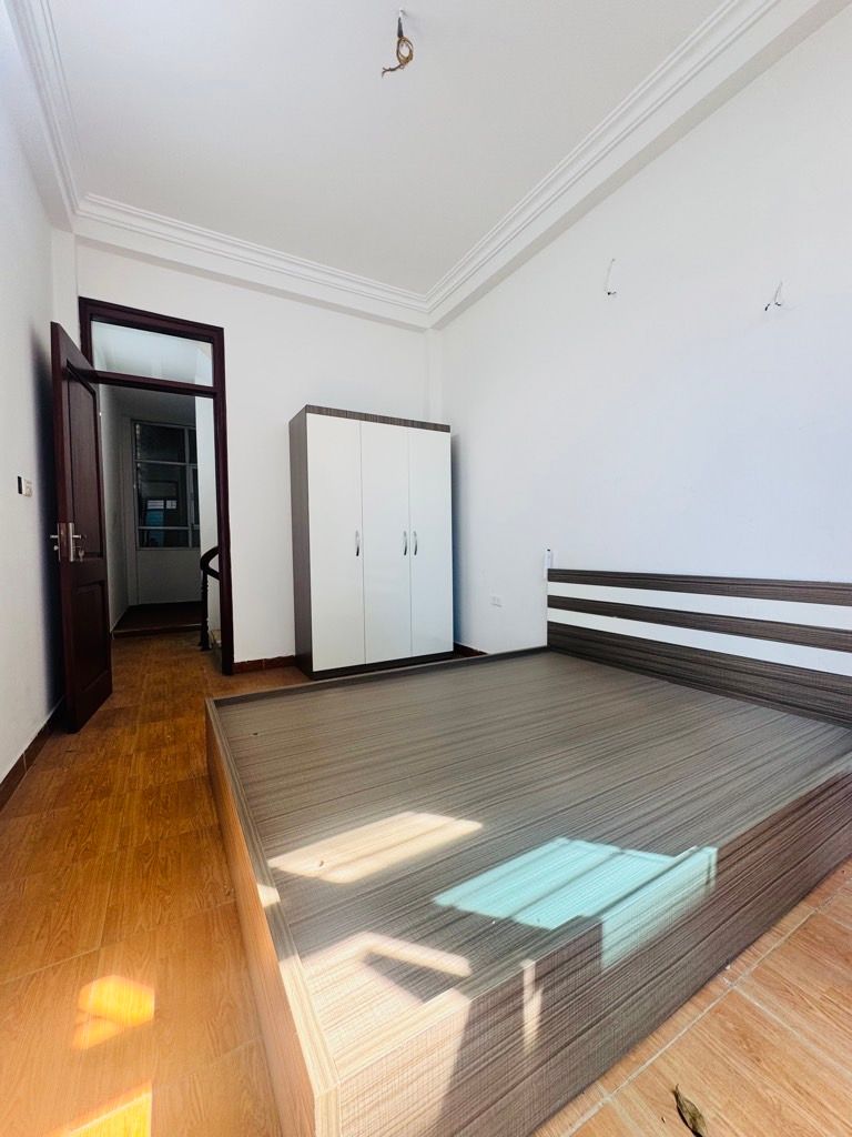 Bán nhà Lĩnh Nam - diện tích 30m2 4 tầng - Ngõ 225 nông, gần phố - giá 7,95 tỷ