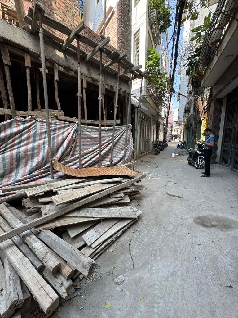 Bán nhà Vĩnh Tuy - diện tích 40m2 7 tầng - LÔ GÓC - MẶT NGÕ THÔNG - Ô TÔ VÀO NHÀ - giá 20 tỷ