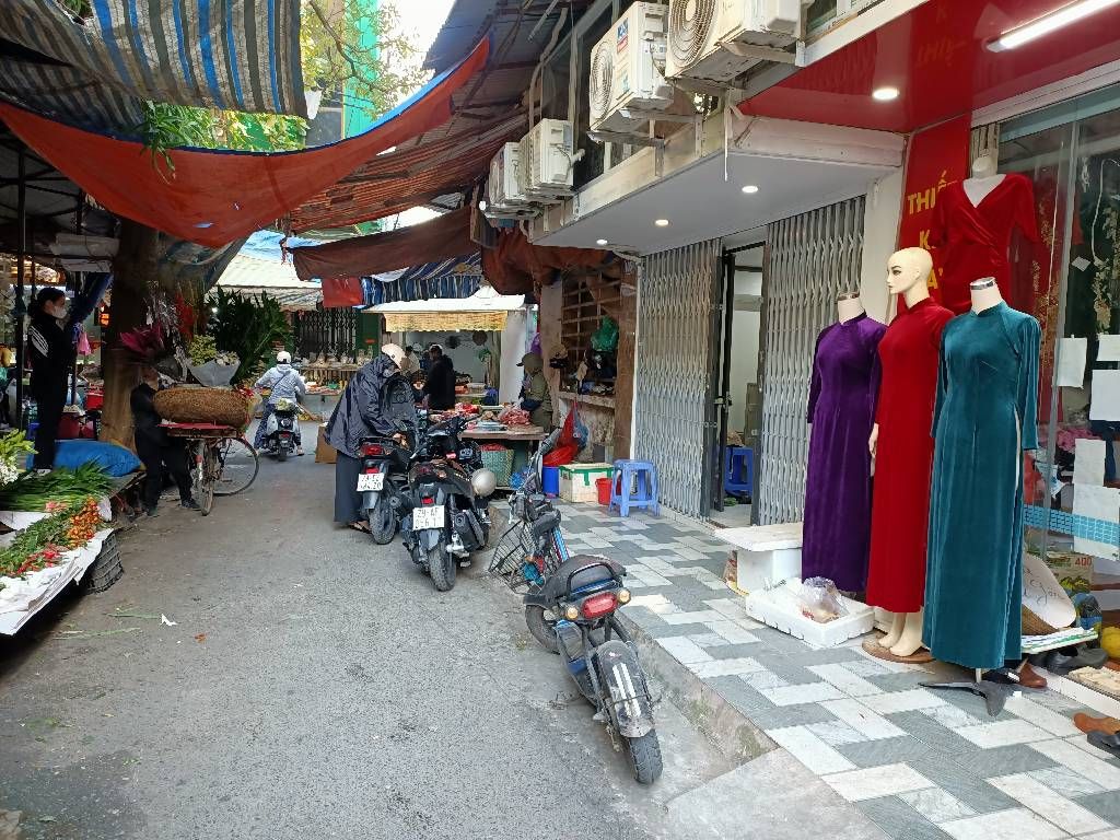 Bán nhà Tam Trinh - diện tích 28.8m2 2 tầng - Nhà mặt ngõ kinh doanh - giá 1,8 tỷ