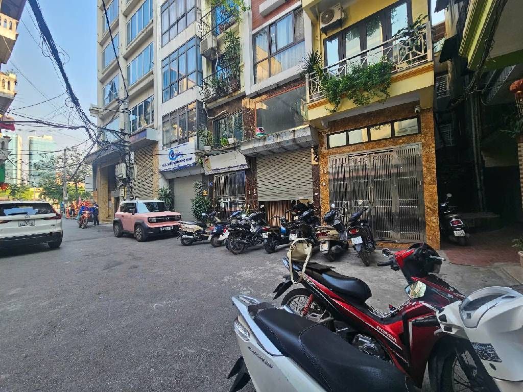 Bán nhà Kim Giang - diện tích 34.1m2 4 tầng - ô tô tránh - giá 11,5 tỷ