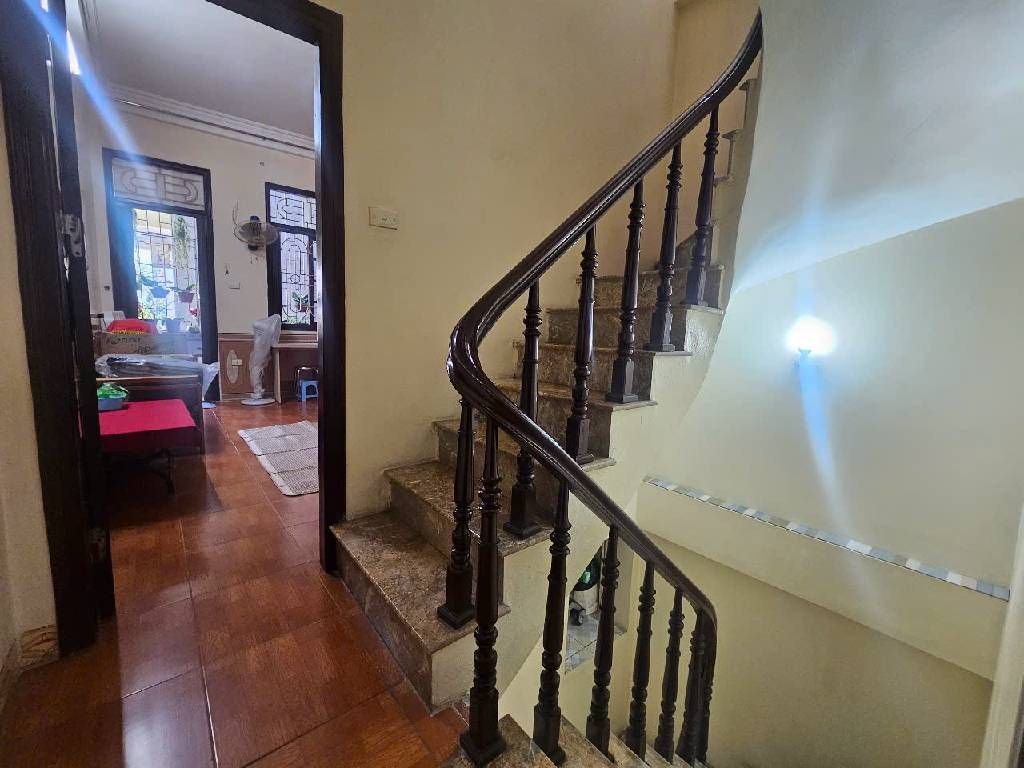 Bán nhà Kim Giang - diện tích 34.1m2 4 tầng - ô tô tránh - giá 11,5 tỷ