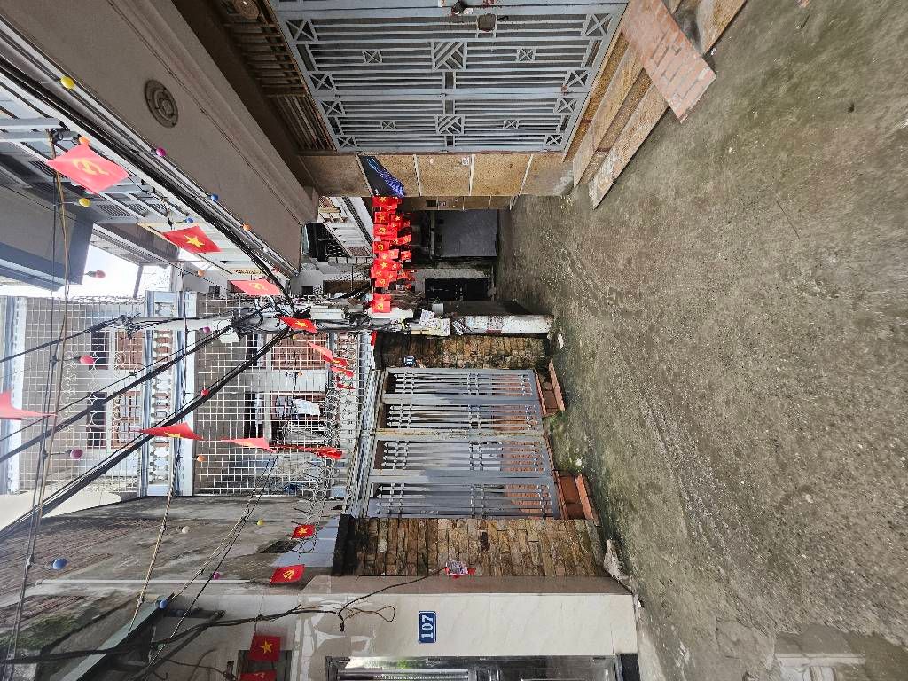 Bán nhà Tân Mai - diện tích 31.8m2 5 tầng - gần ô tô - giá 7,5 tỷ