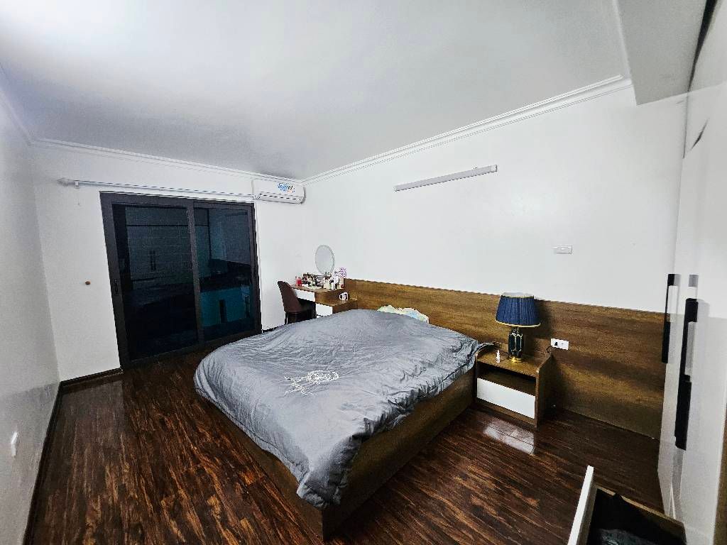 Bán nhà Tân Mai - diện tích 31.8m2 5 tầng - gần ô tô - giá 7,5 tỷ