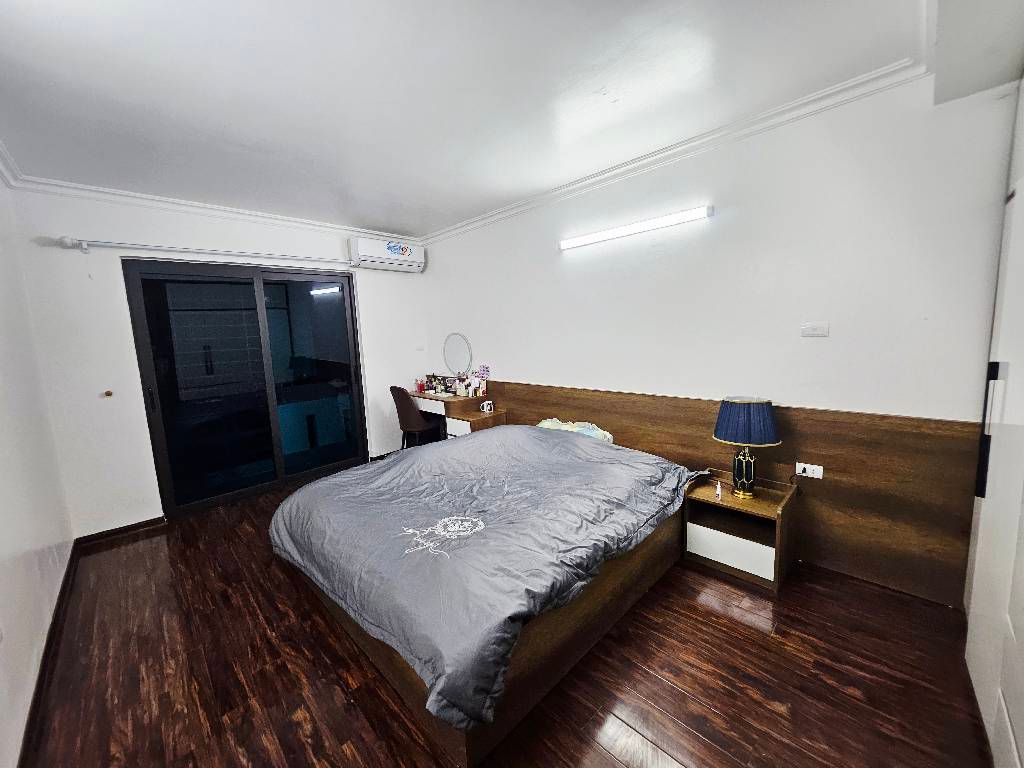 Bán nhà Tân Mai - diện tích 31.8m2 5 tầng - gần ô tô - giá 7,5 tỷ